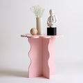 Table d'appoint aux lignes épurées, coloris rose clair